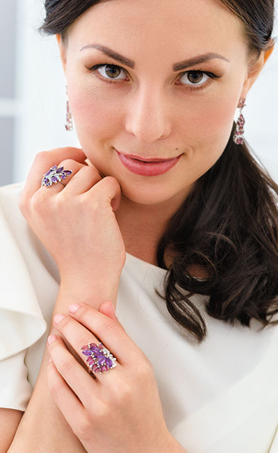 камни в серебре